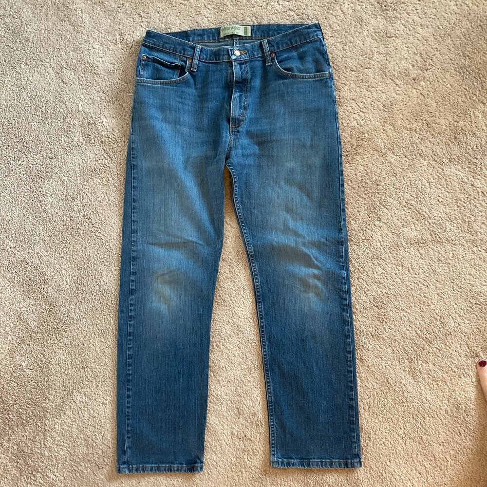 Wrangler men's regular fit jeans size 34x30